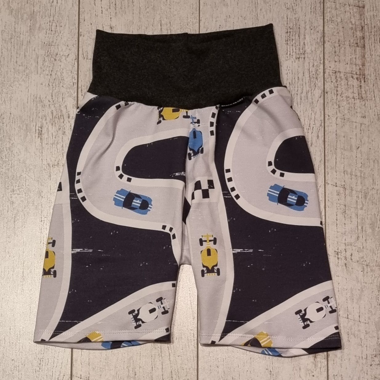 Store4kidz set med t-shirt och shorts storlek 110