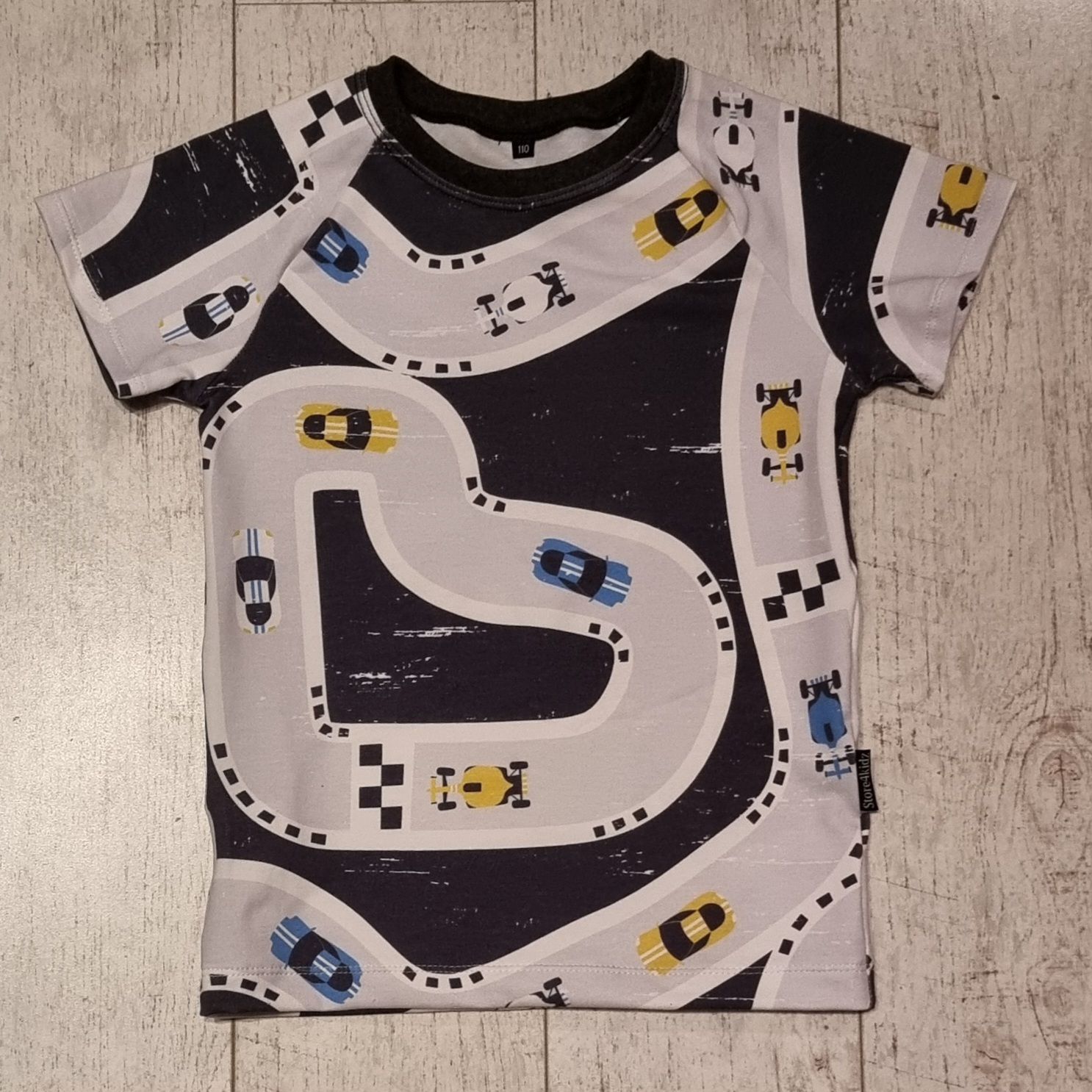 Store4kidz set med t-shirt och shorts storlek 110