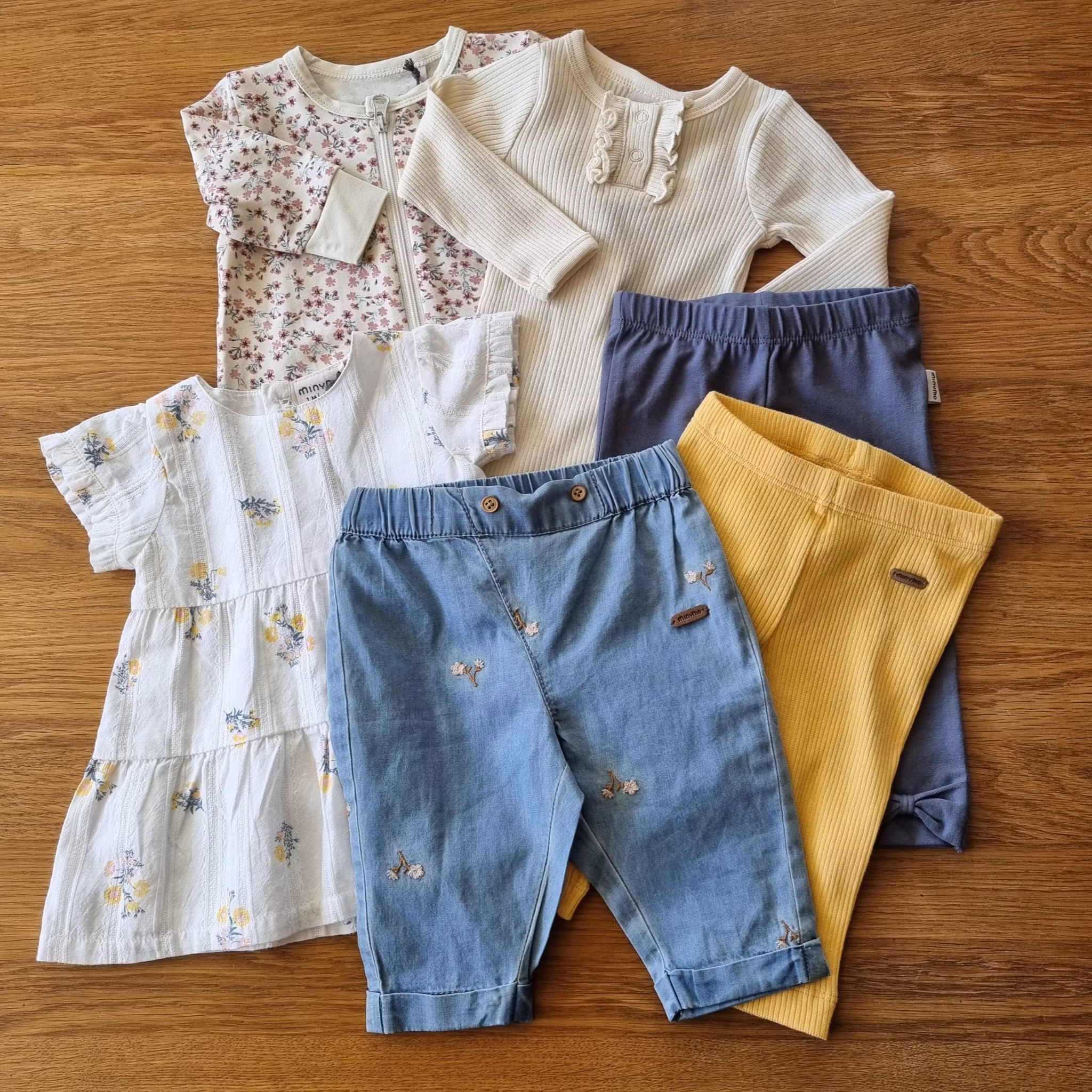 Minymo Klädpaket NR 2 Storlek 50 & 56 flicka 70%