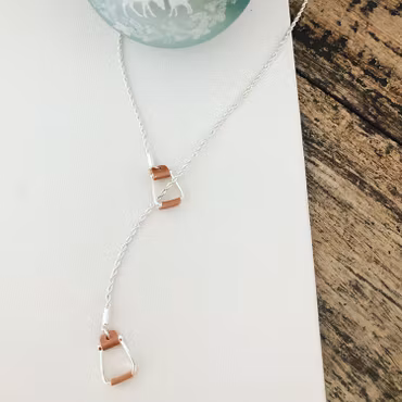 Halsband – Stigbyglar på repliknande kedja