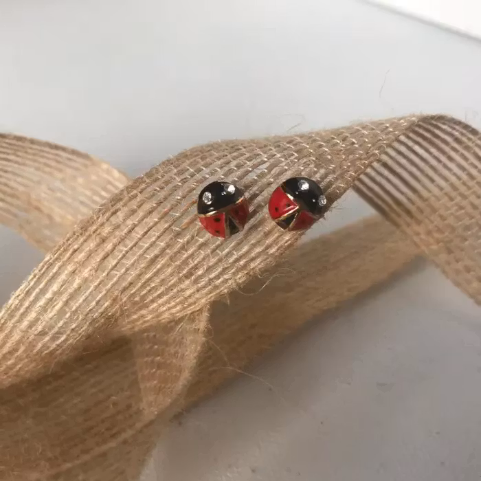 Örhängen – Emaljerad nyckelpiga