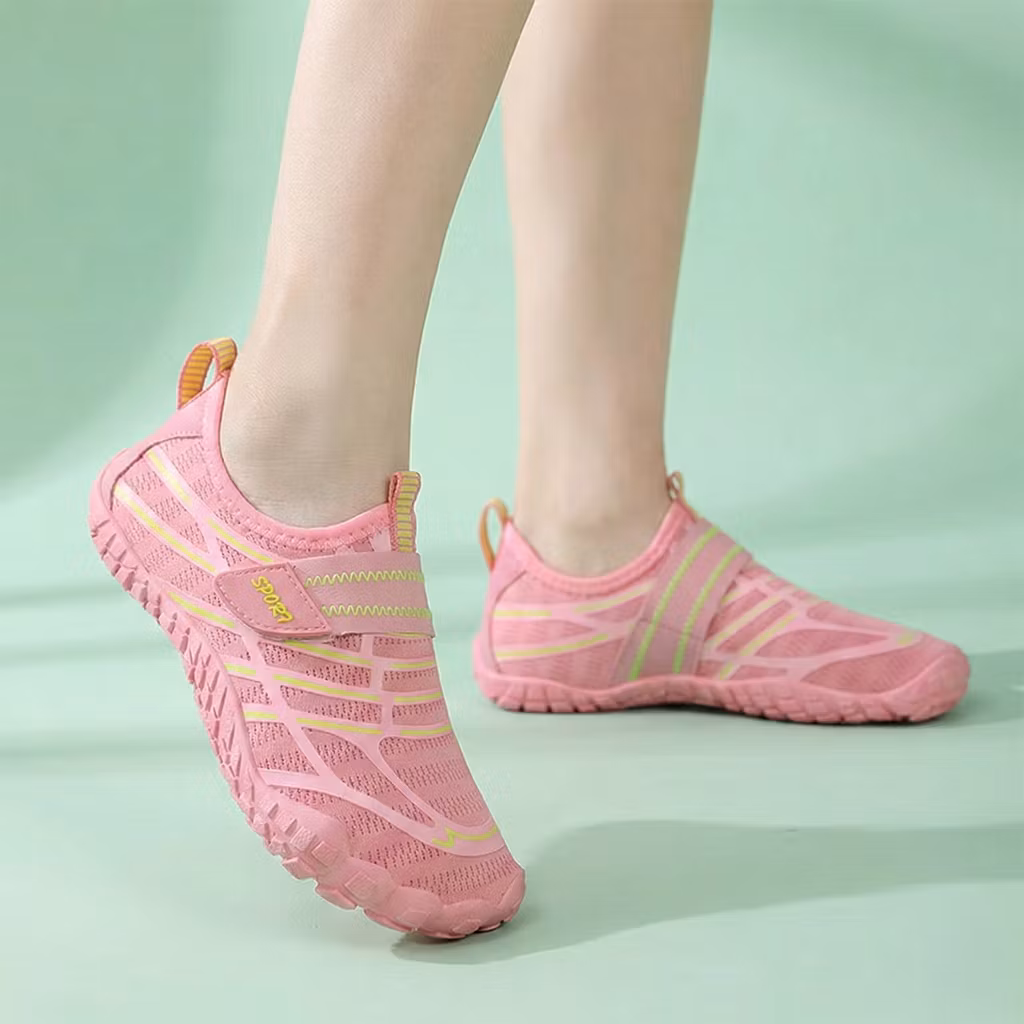 Lasten suojaavat paljasjalkakengät