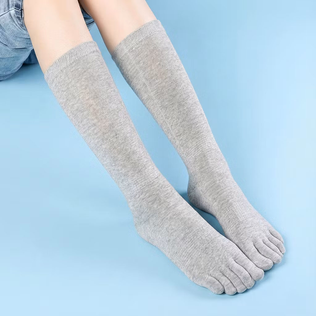 Harmaat polvimittaiset varvassukat