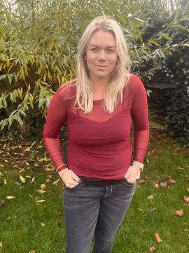 In front mesh top bordeaux