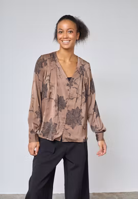 Sisters point Esava blus