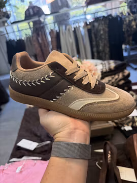 Sneakers taupe