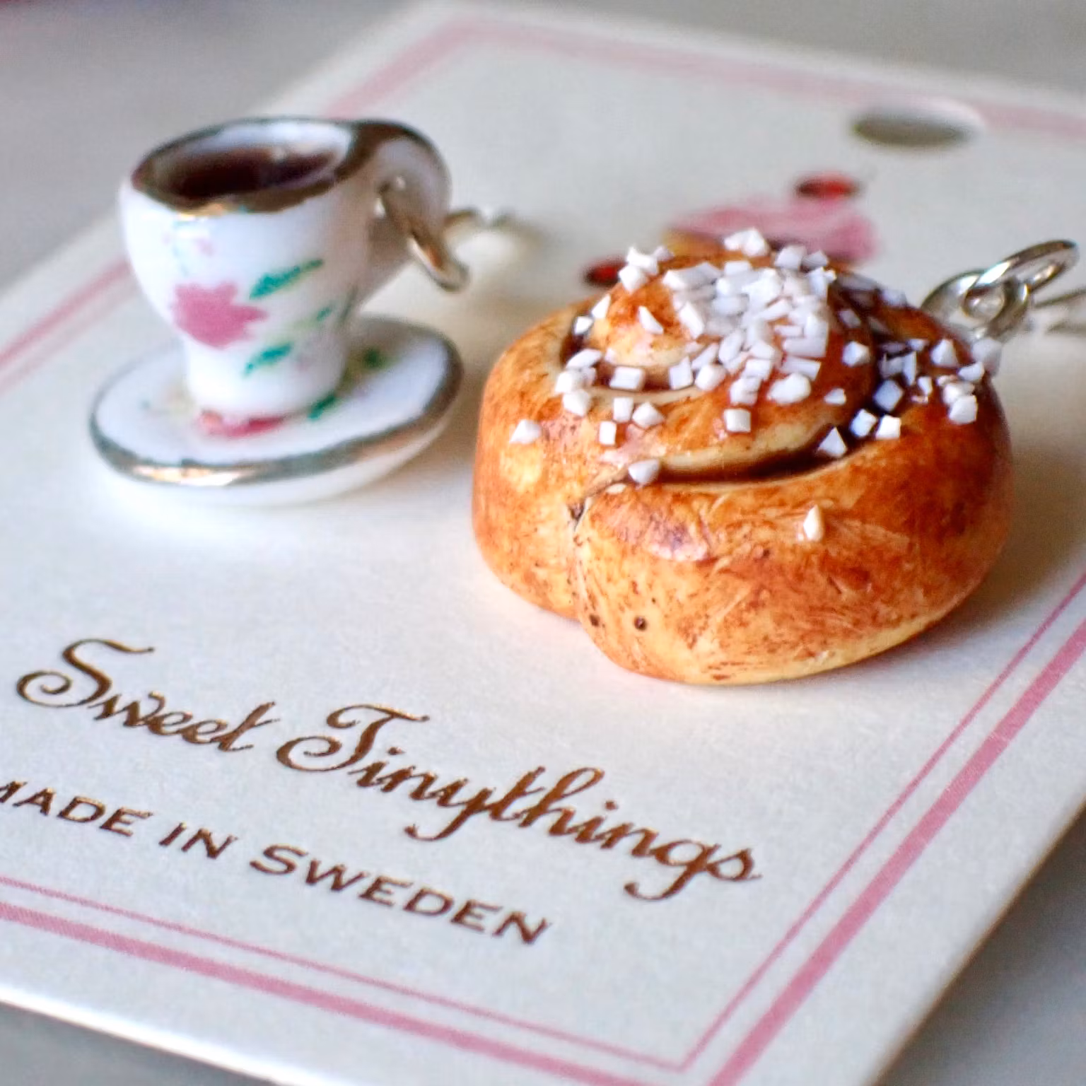 Espressokopp med kanelbulle 1 par