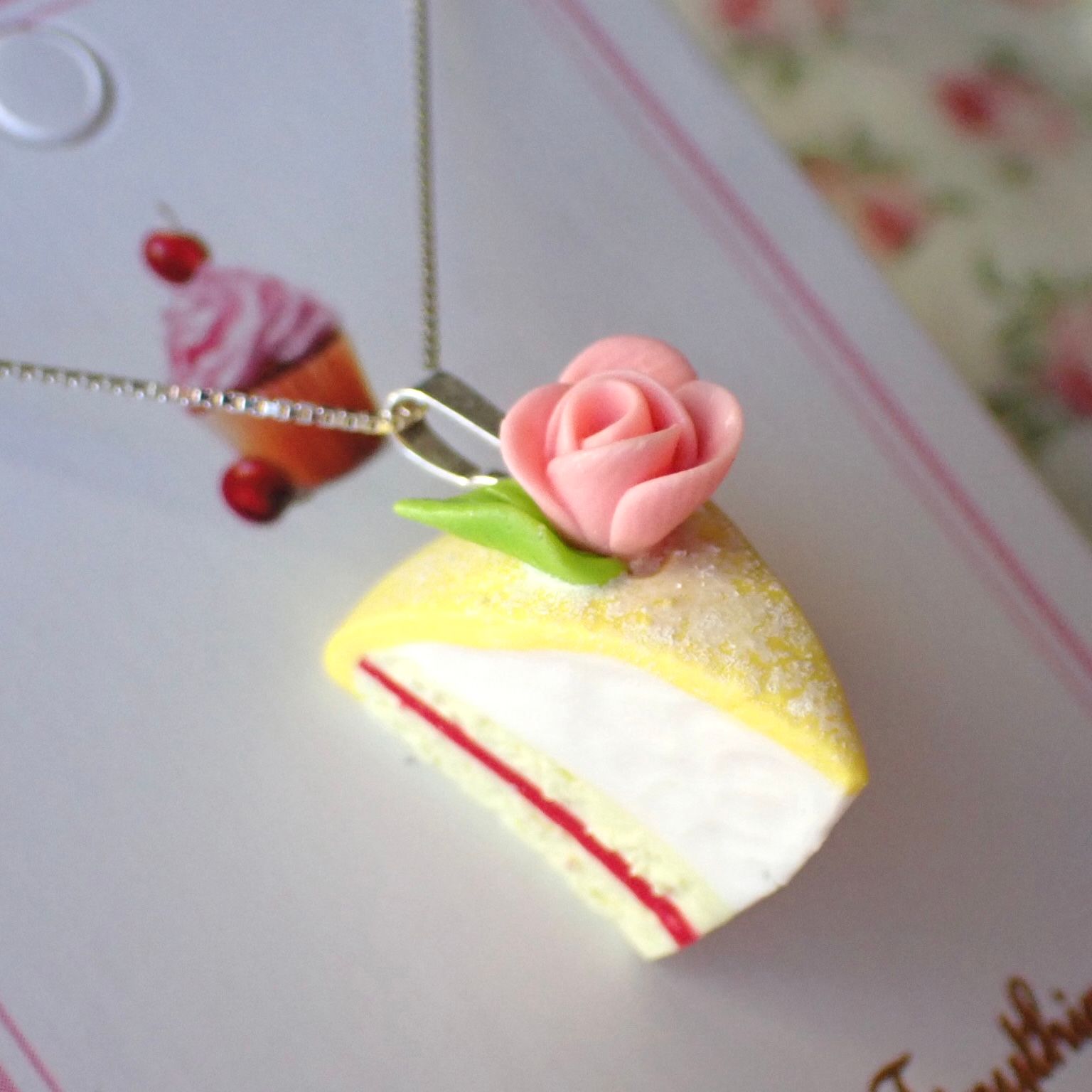 Prinsesstårta halsband rosa / gul / silver / guld