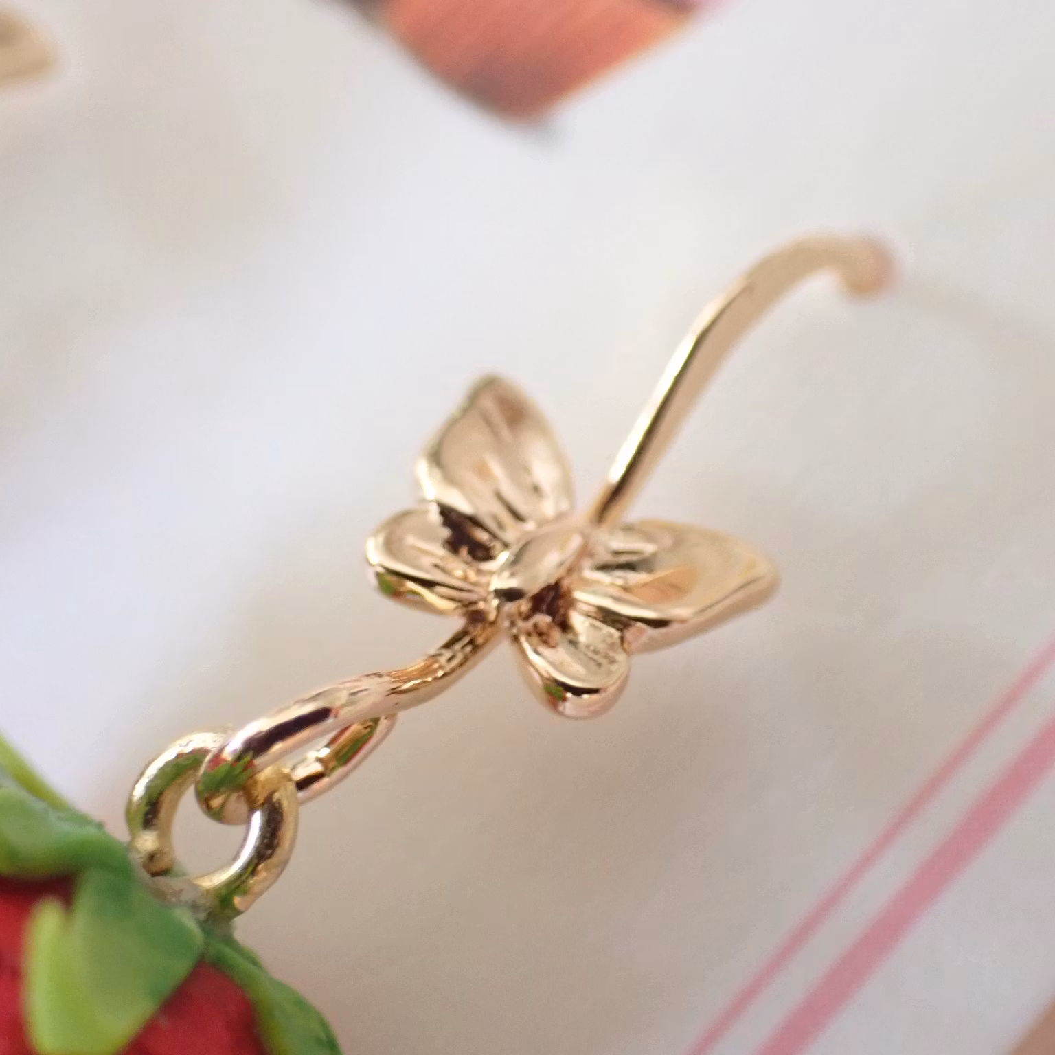 Solitaire earring Fruit and Berry