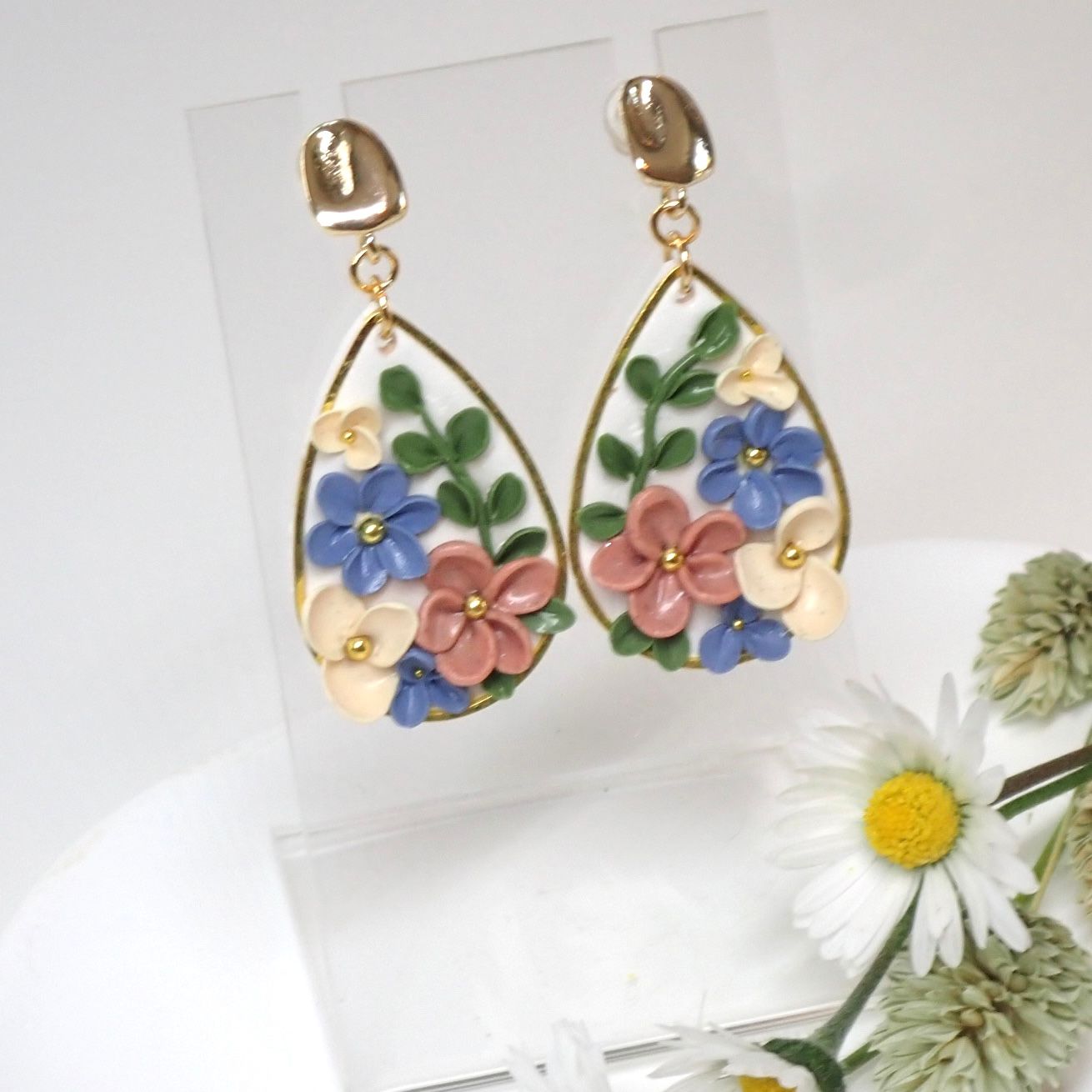 Laila flower dangle