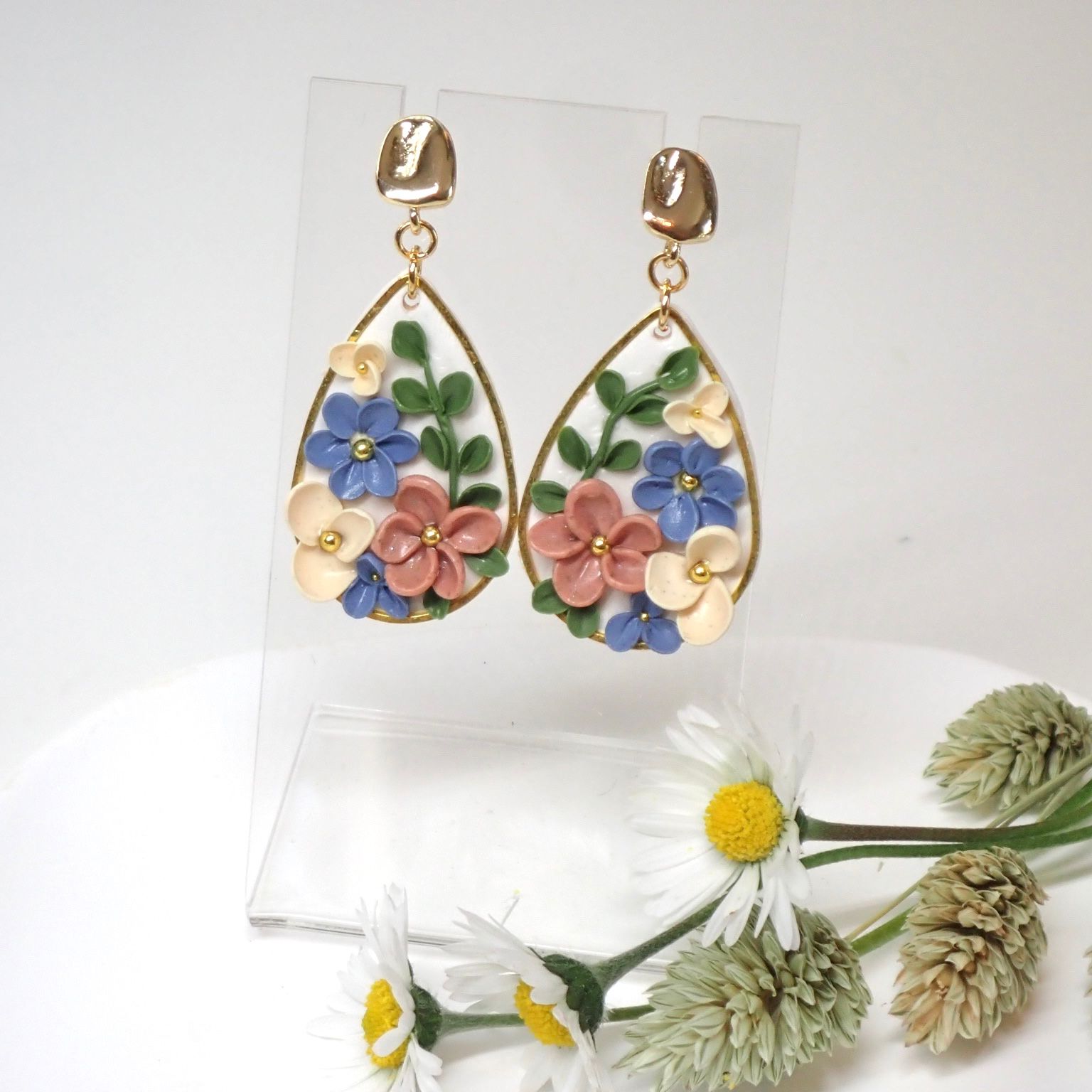 Laila flower dangle