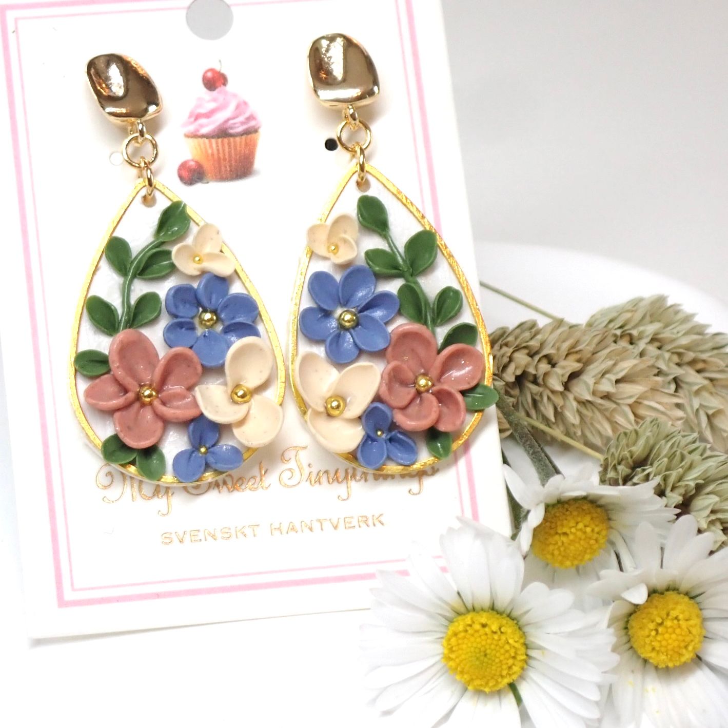 Laila flower dangle