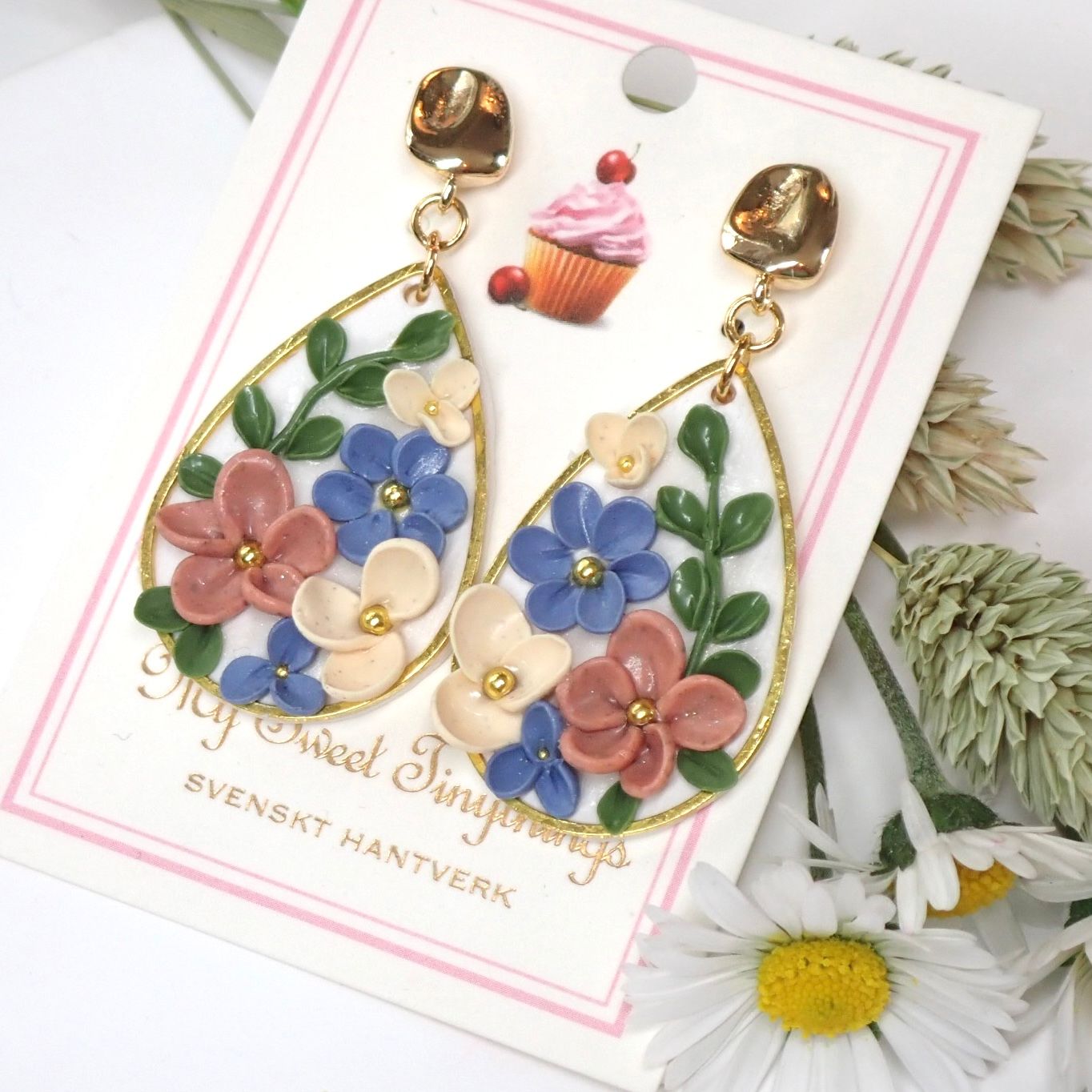 Laila flower dangle