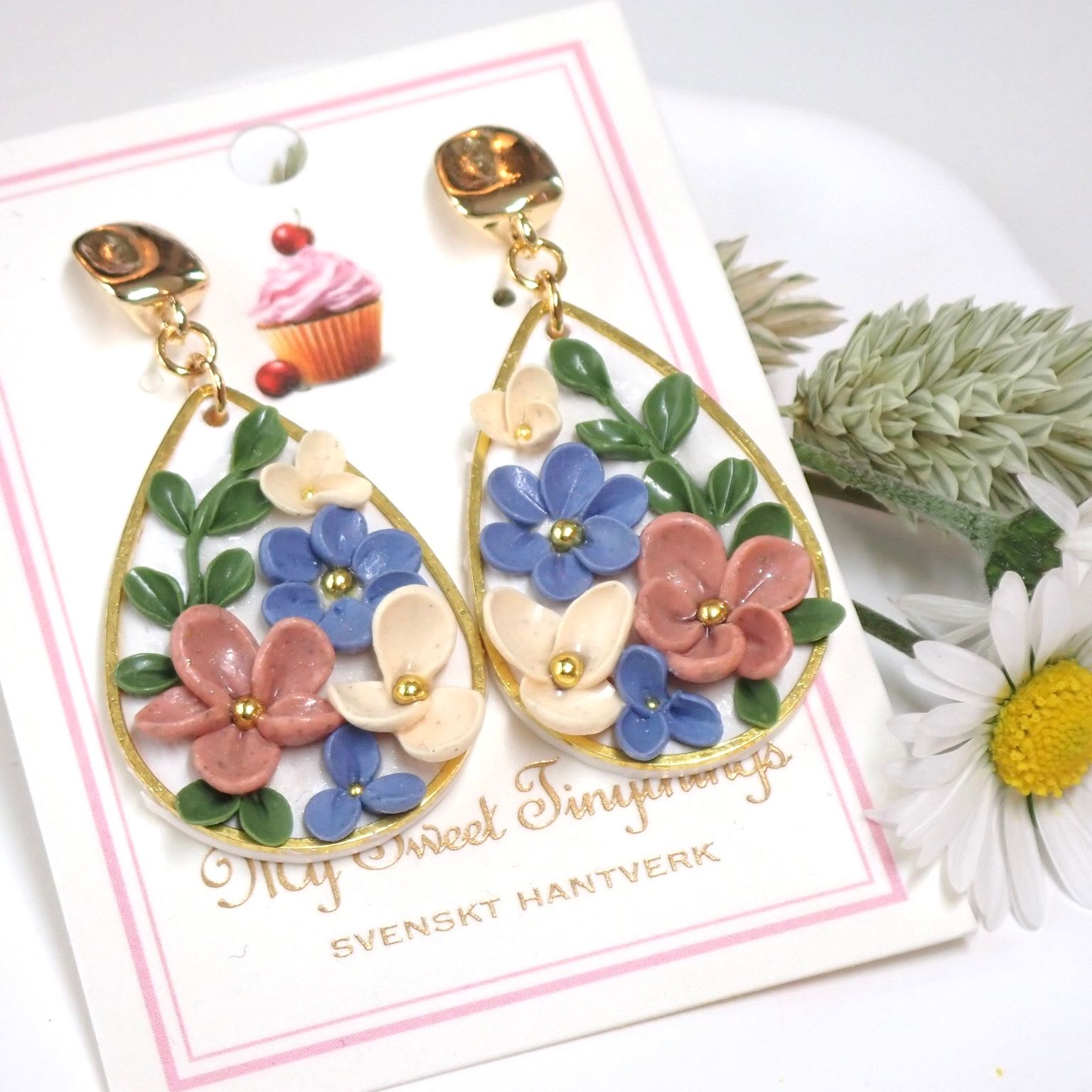 Laila flower dangle