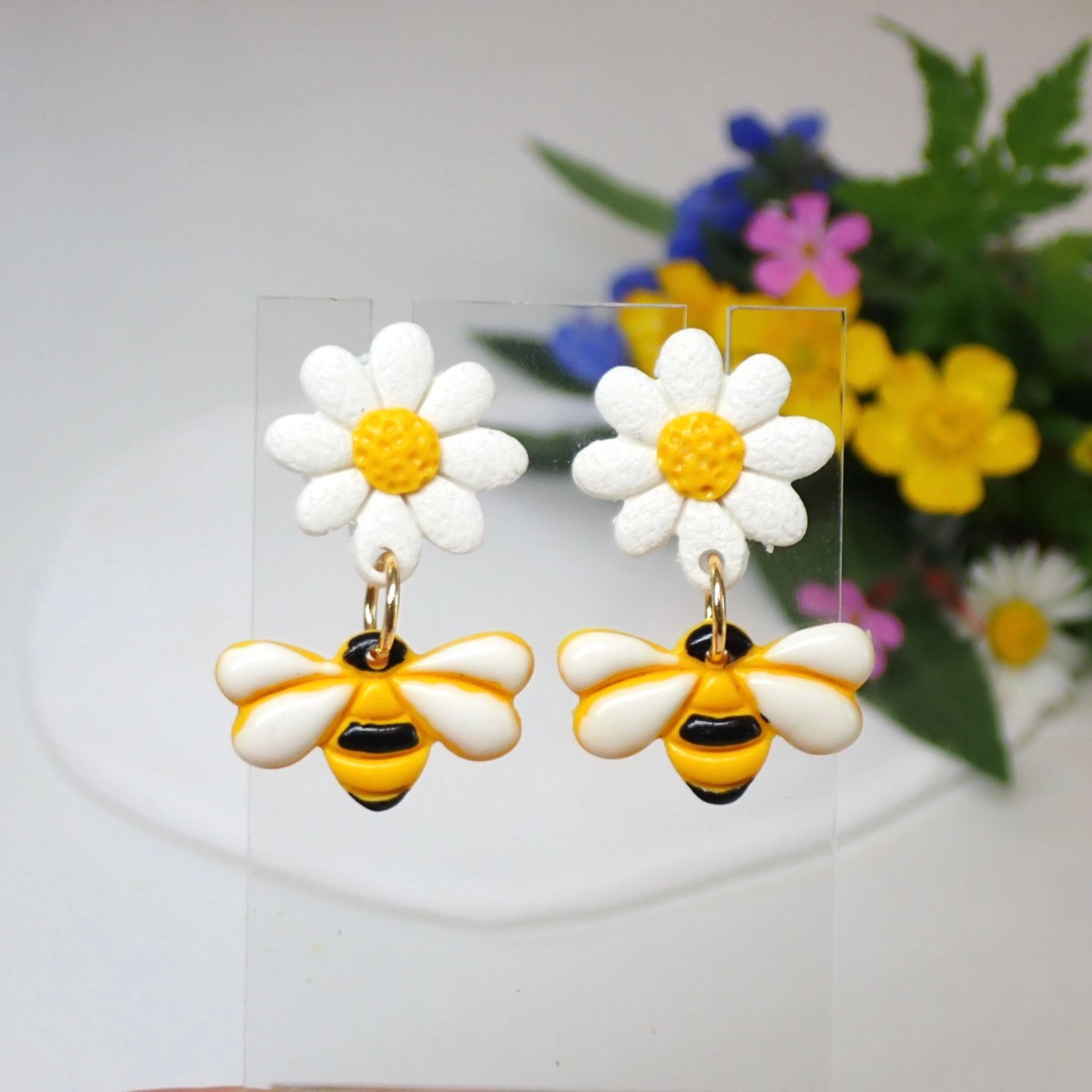 Daisy Bee