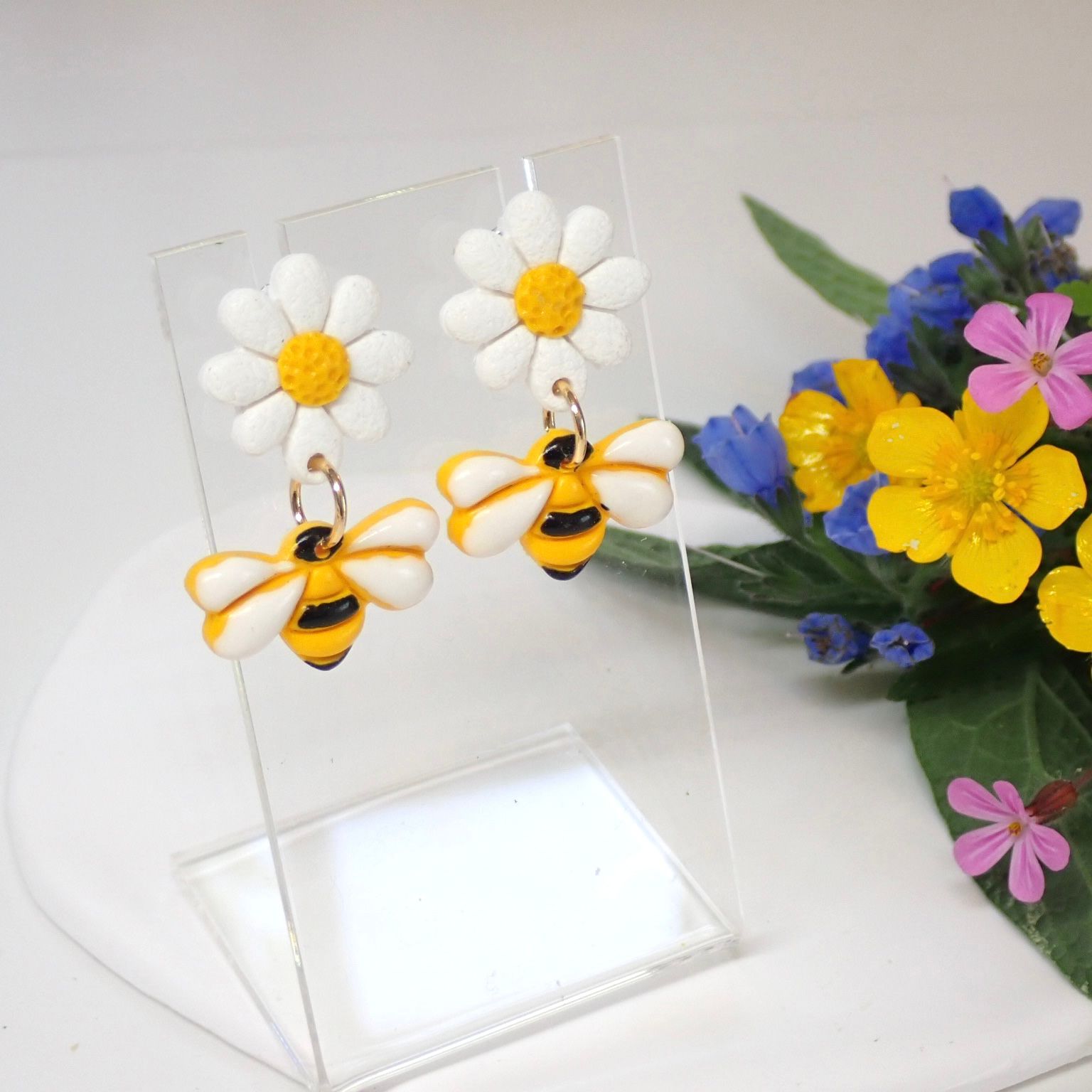 Daisy Bee