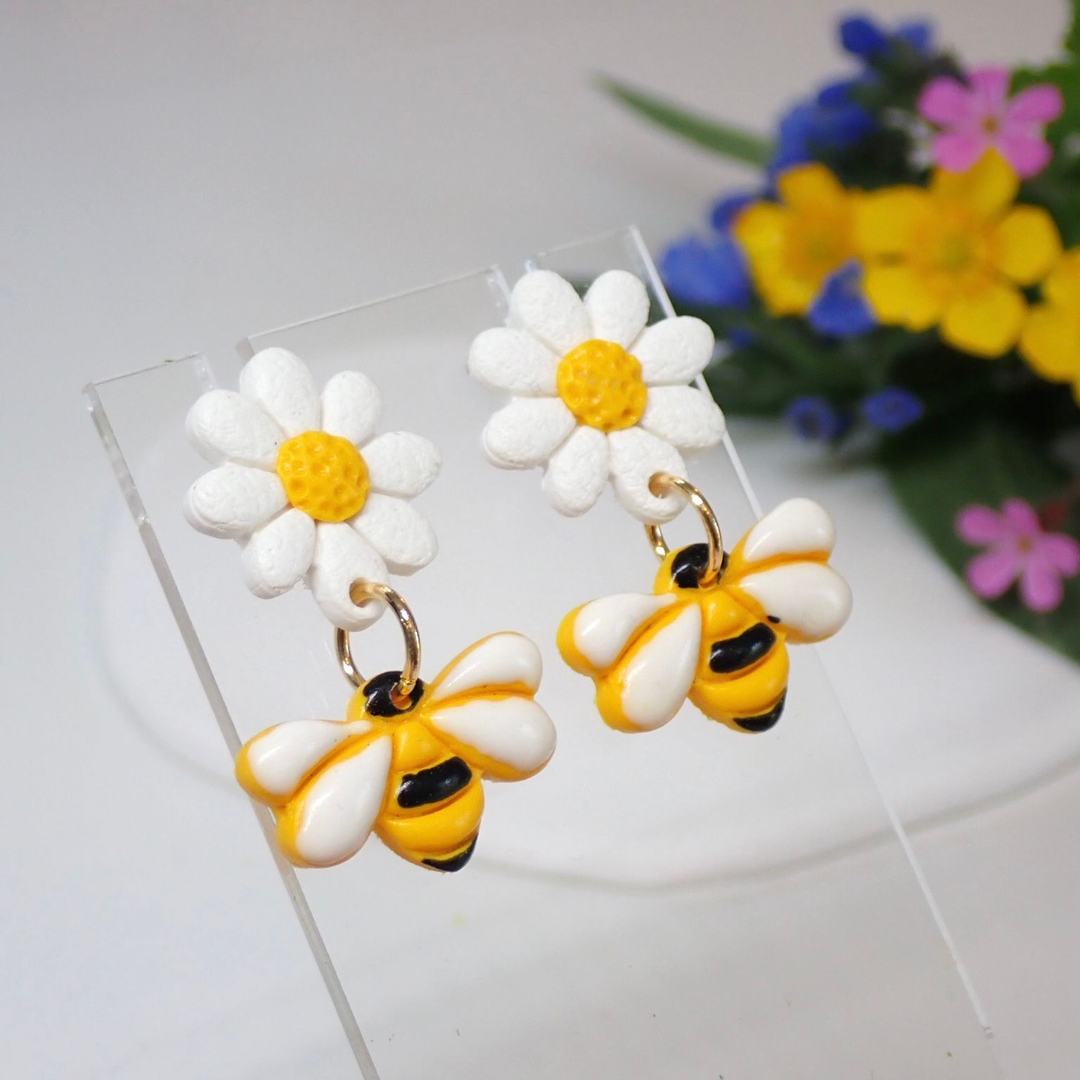 Daisy Bee