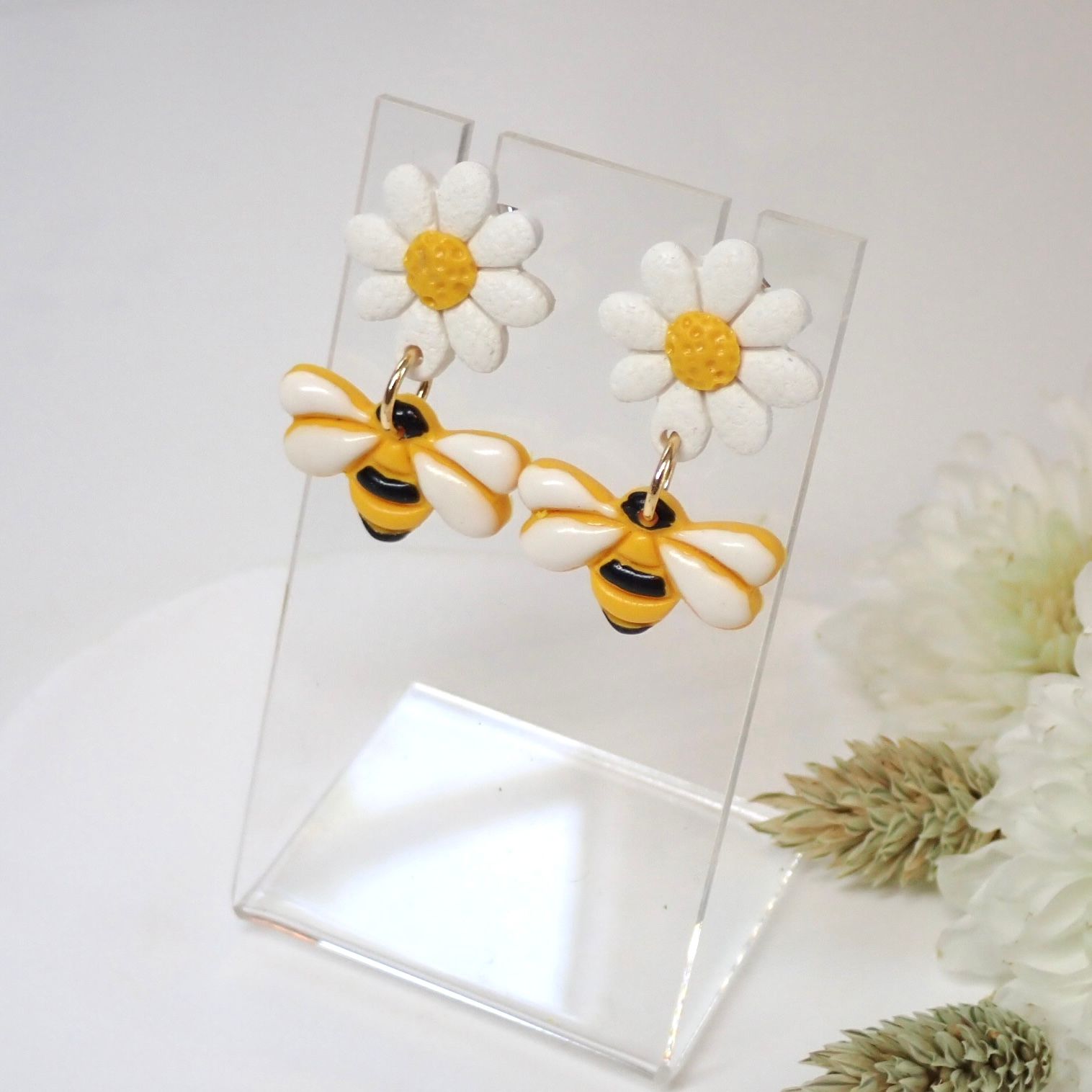 Daisy Bee