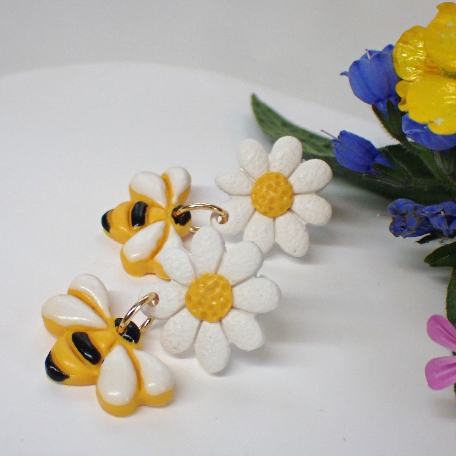 Daisy Bee