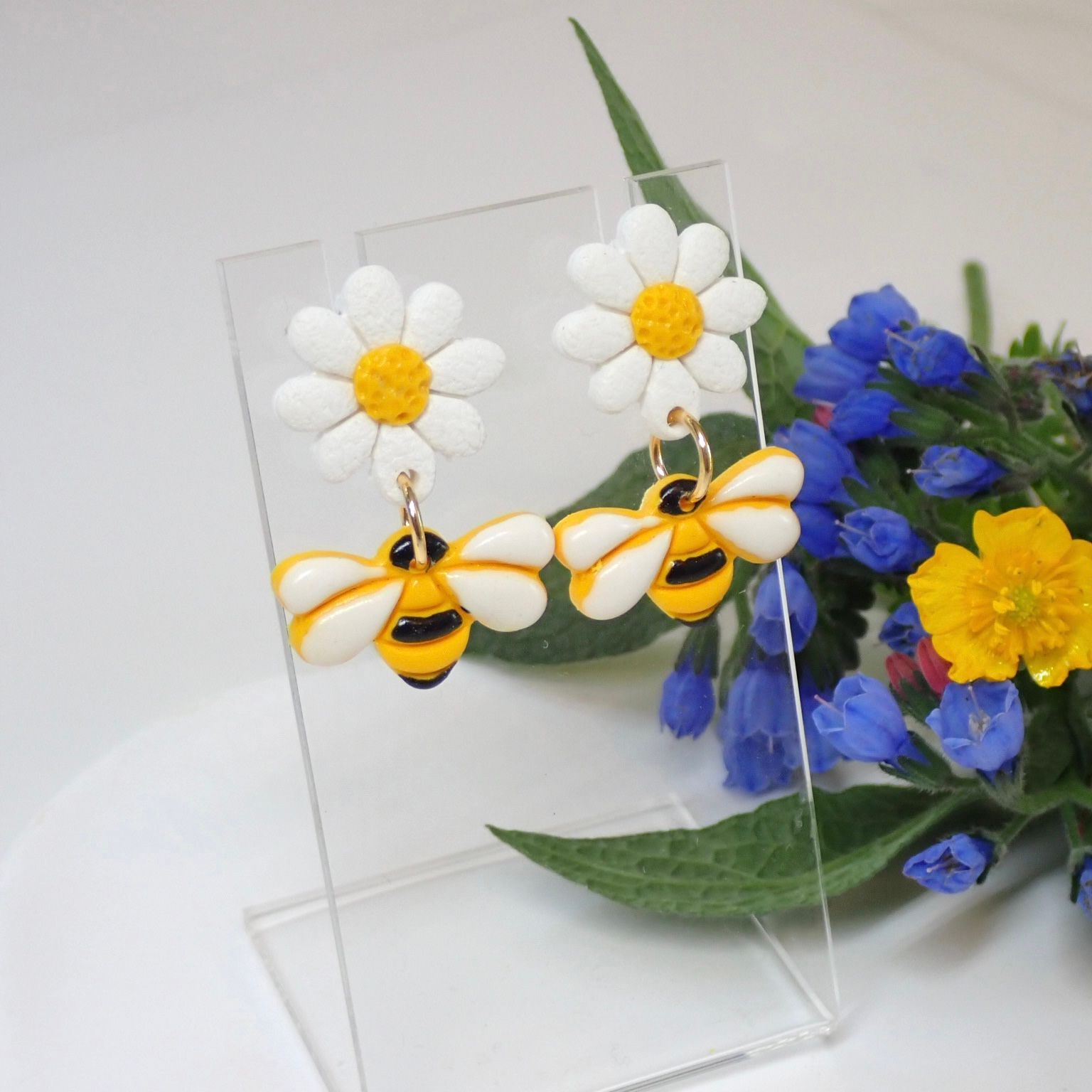 Daisy Bee