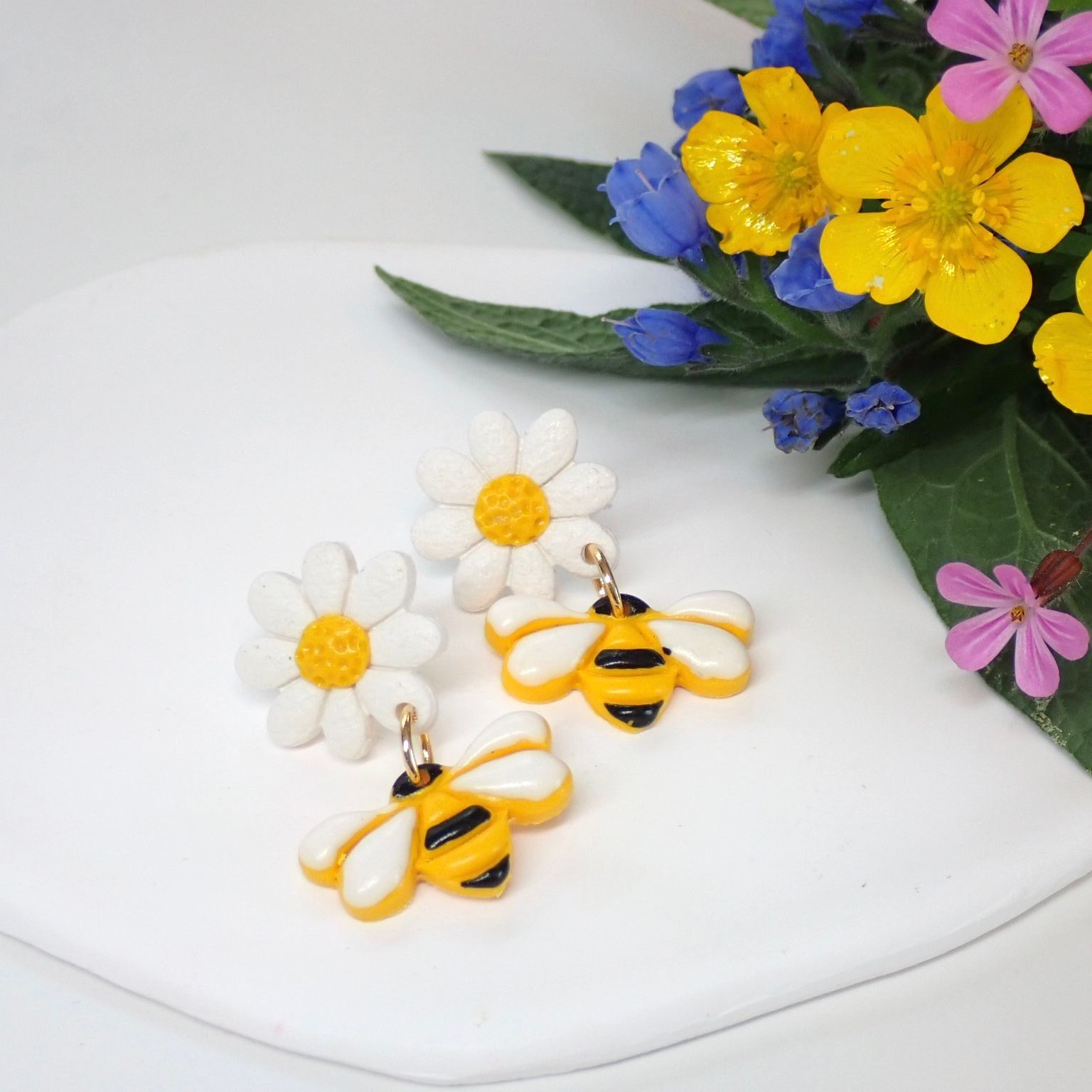 Daisy Bee
