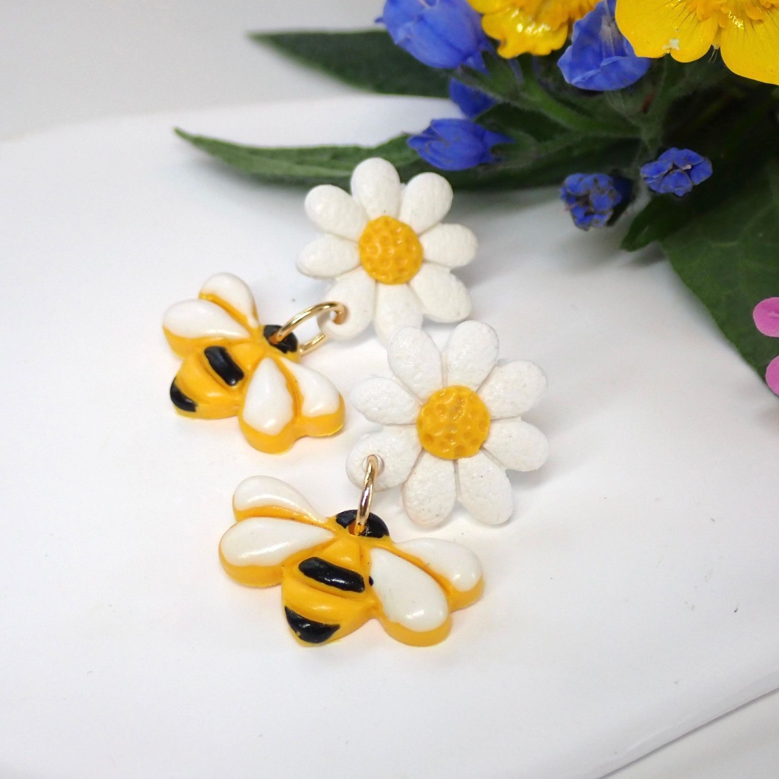 Daisy Bee