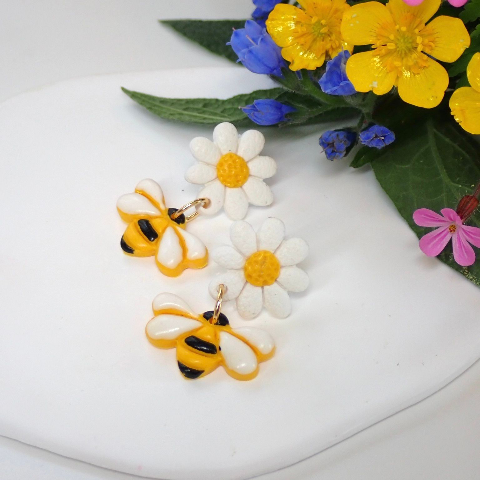 Daisy Bee