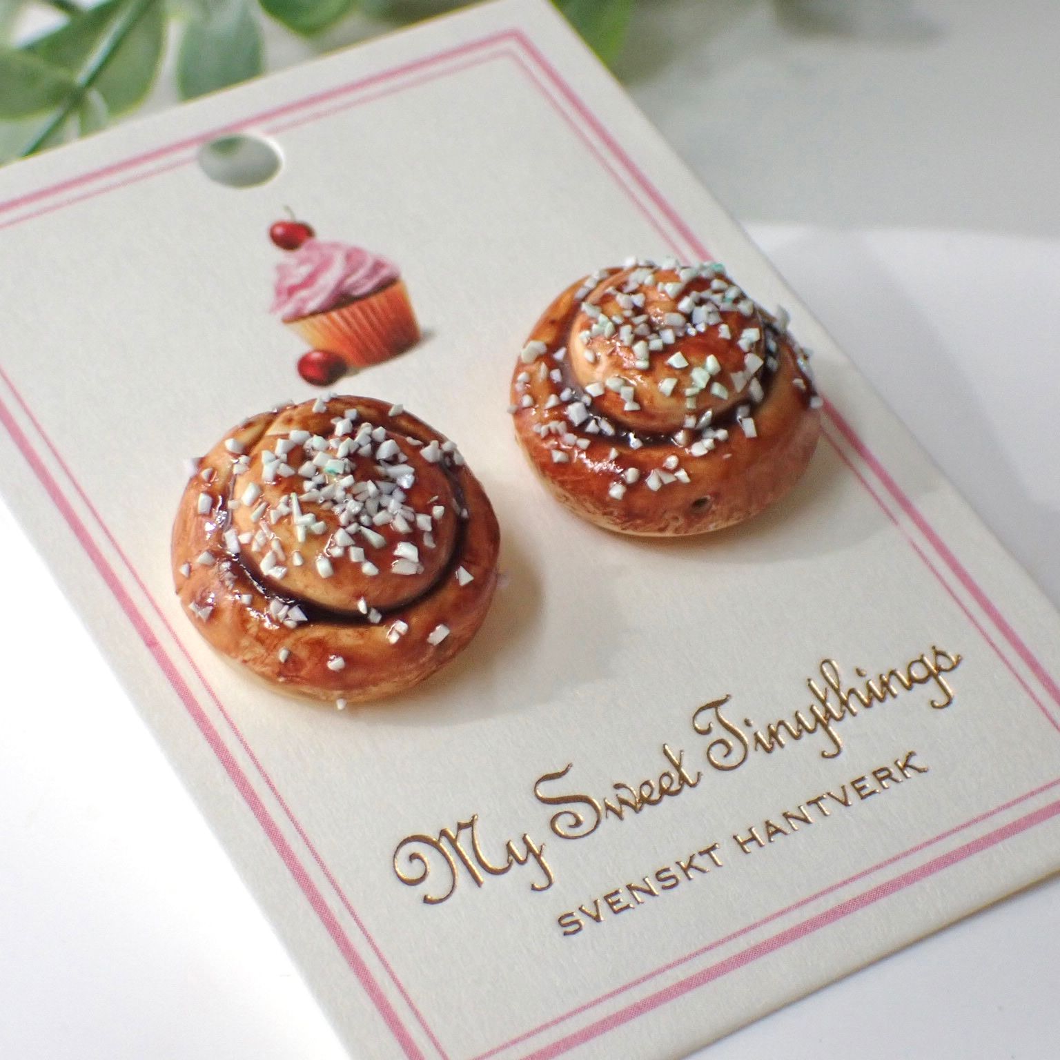 Kanelbulle örhängen krokar/stift/silver/guld