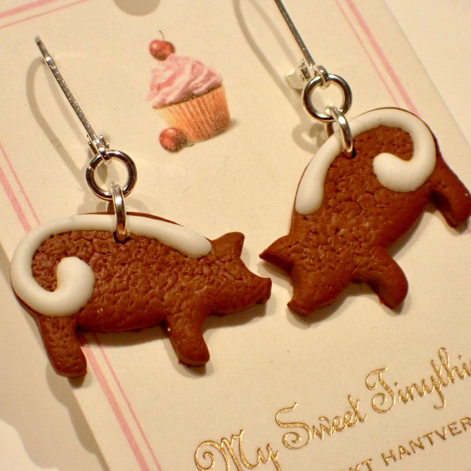 Pepparkaksgrisar med krokar i silver