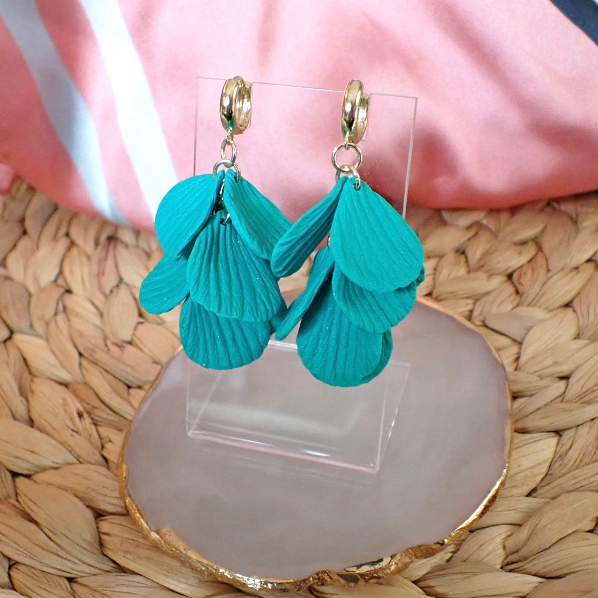 Anna Teal Pearl