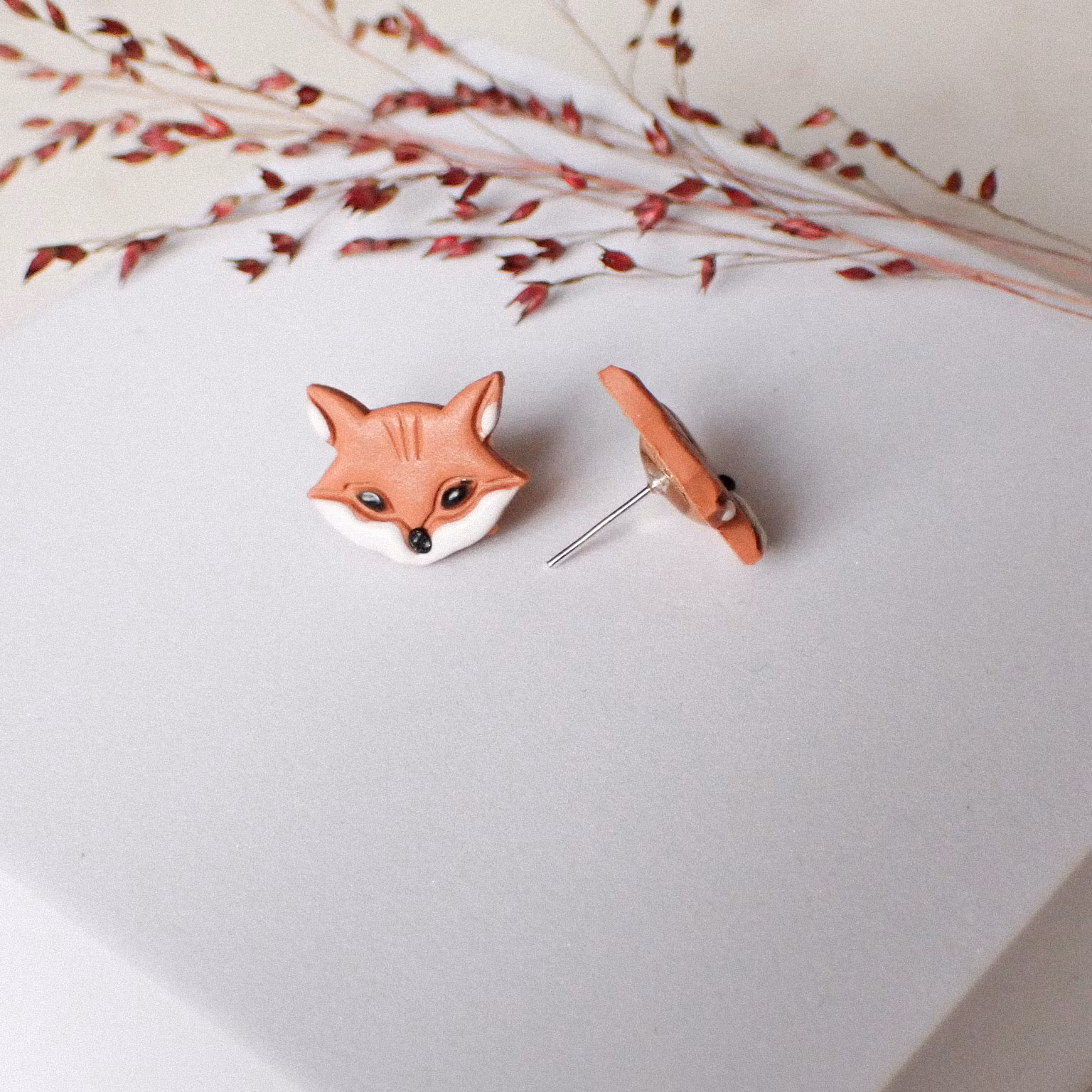 Rävar stiftörhängen