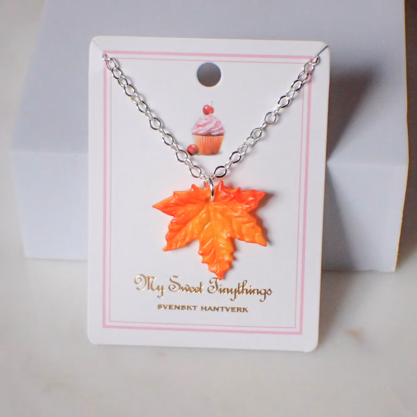 Höstlöv lönn halsband silver