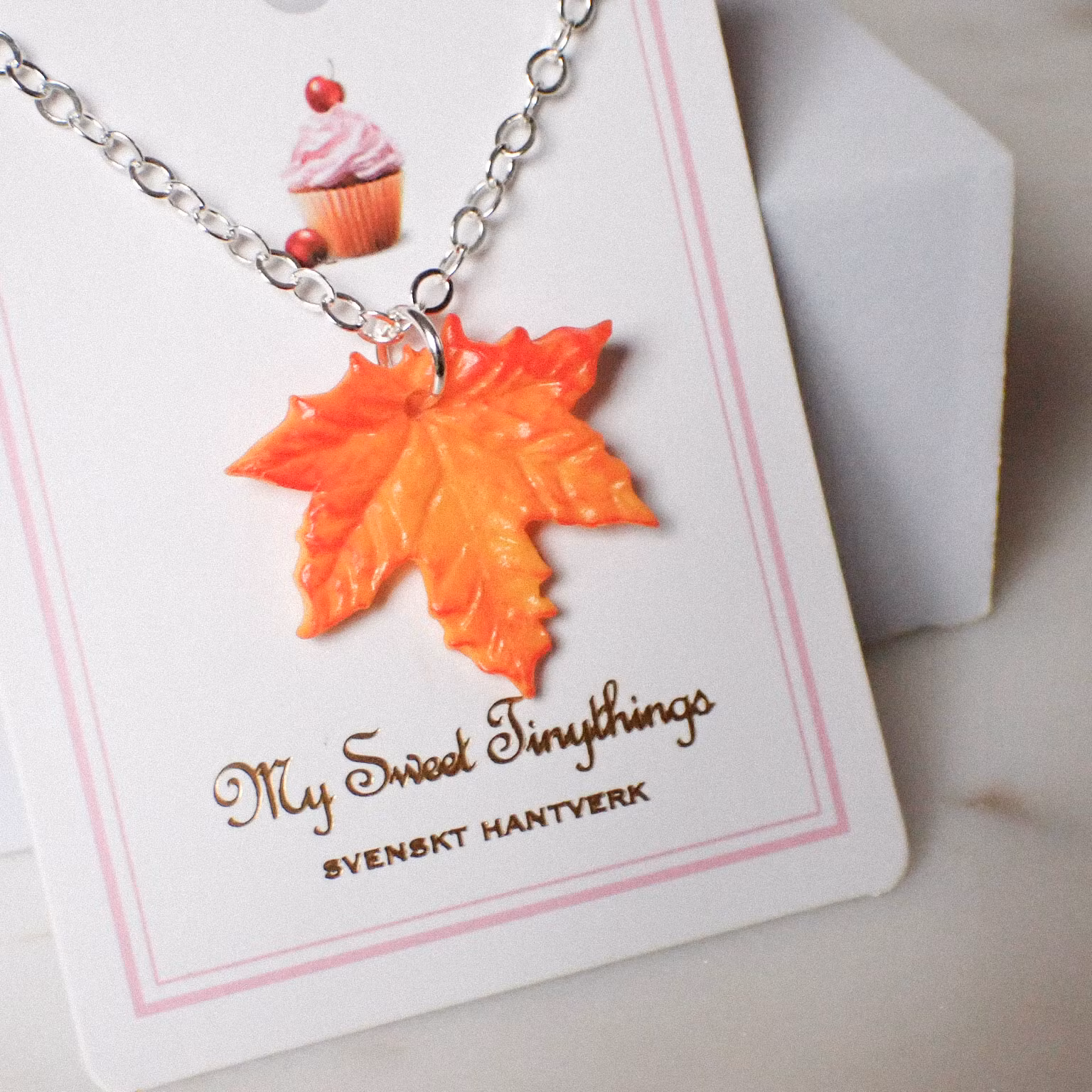 Höstlöv lönn halsband silver