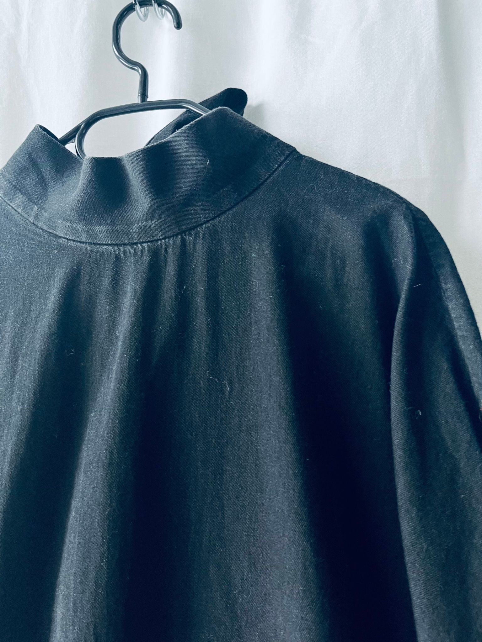 COS svart denimklänning