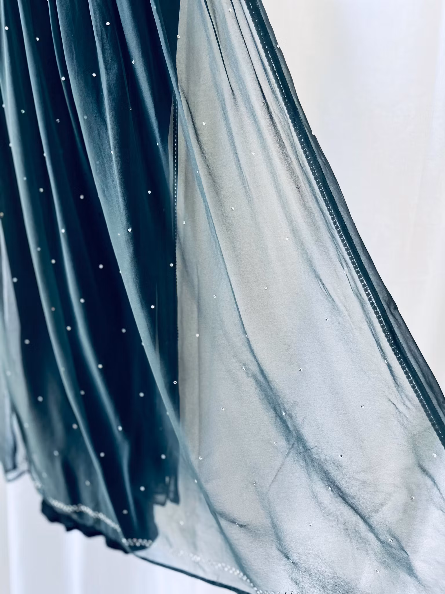 Vintage klänning med stenar