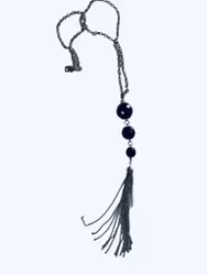 Halsband med tofs