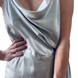 Silvrig slipklänning