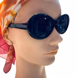 Solglasögon svarta ovala