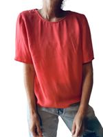 Stylein sidenblus med cutout