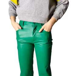 Grön byxa i fejkskinn