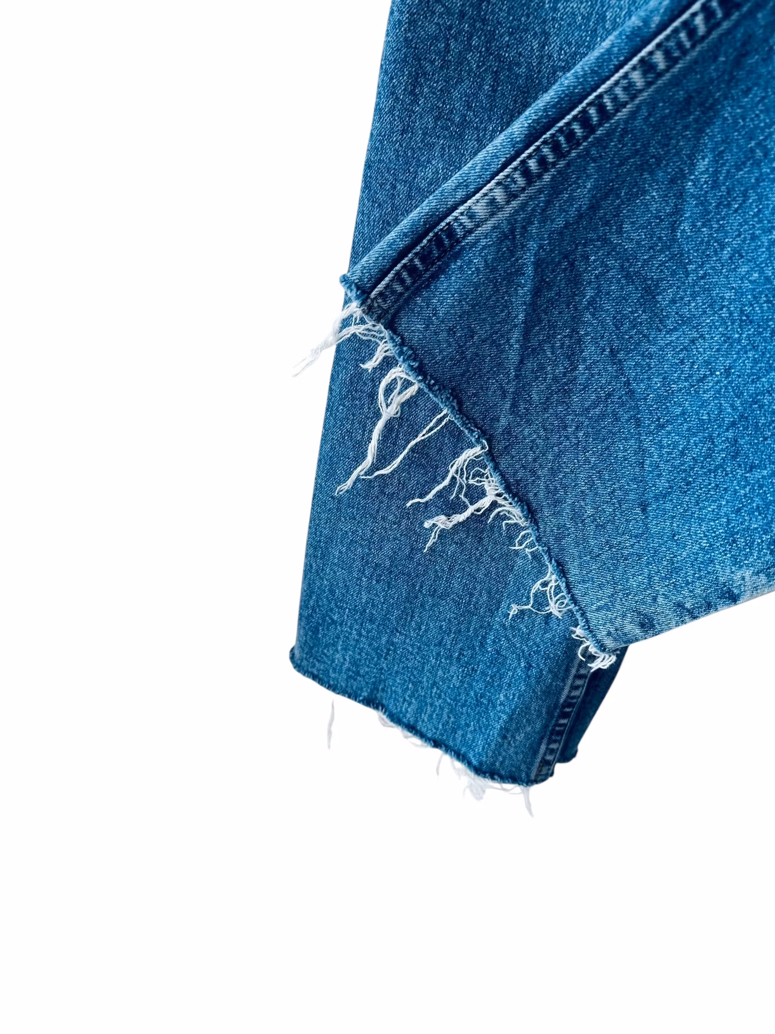 Jeans med bohemiska broderier