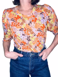 Blommig tisha