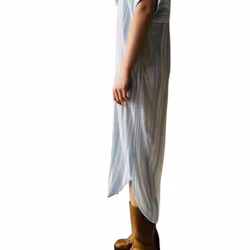 Ljusblårandig klänning med krås