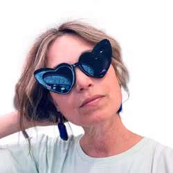 Solglasögon svarta hjärtformade