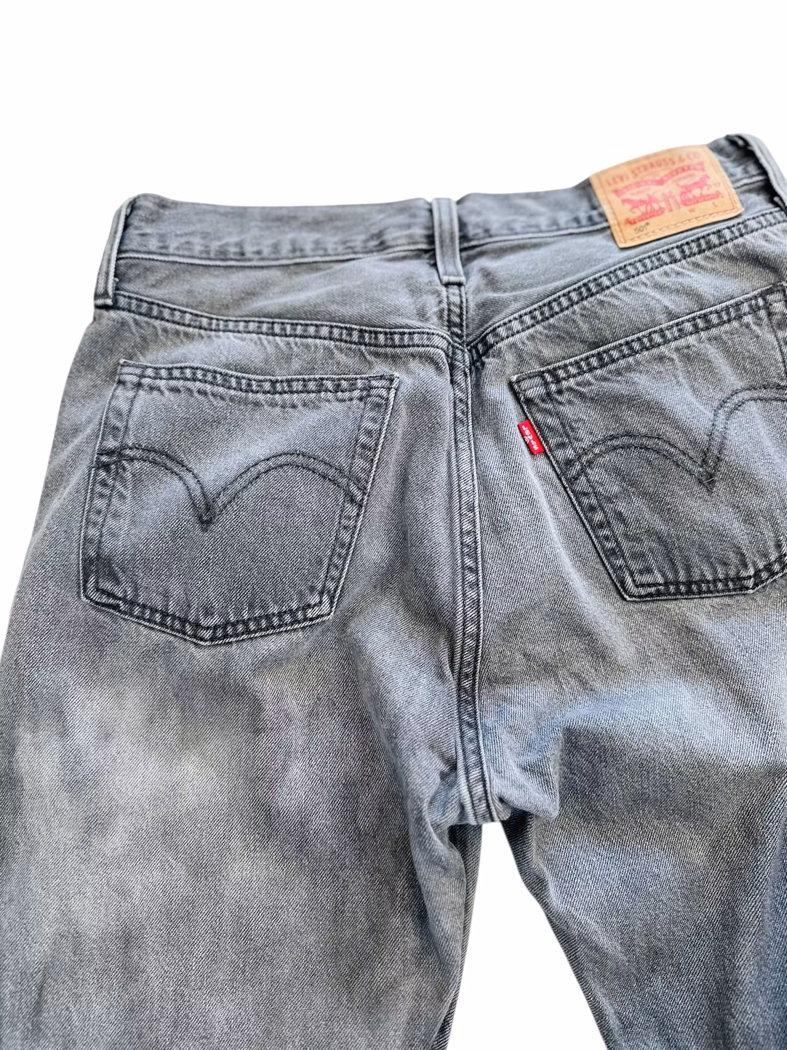 Levi’s 501 28/28 avklippta grå