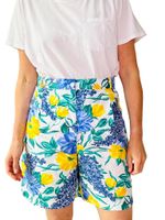 Blommiga längre shorts