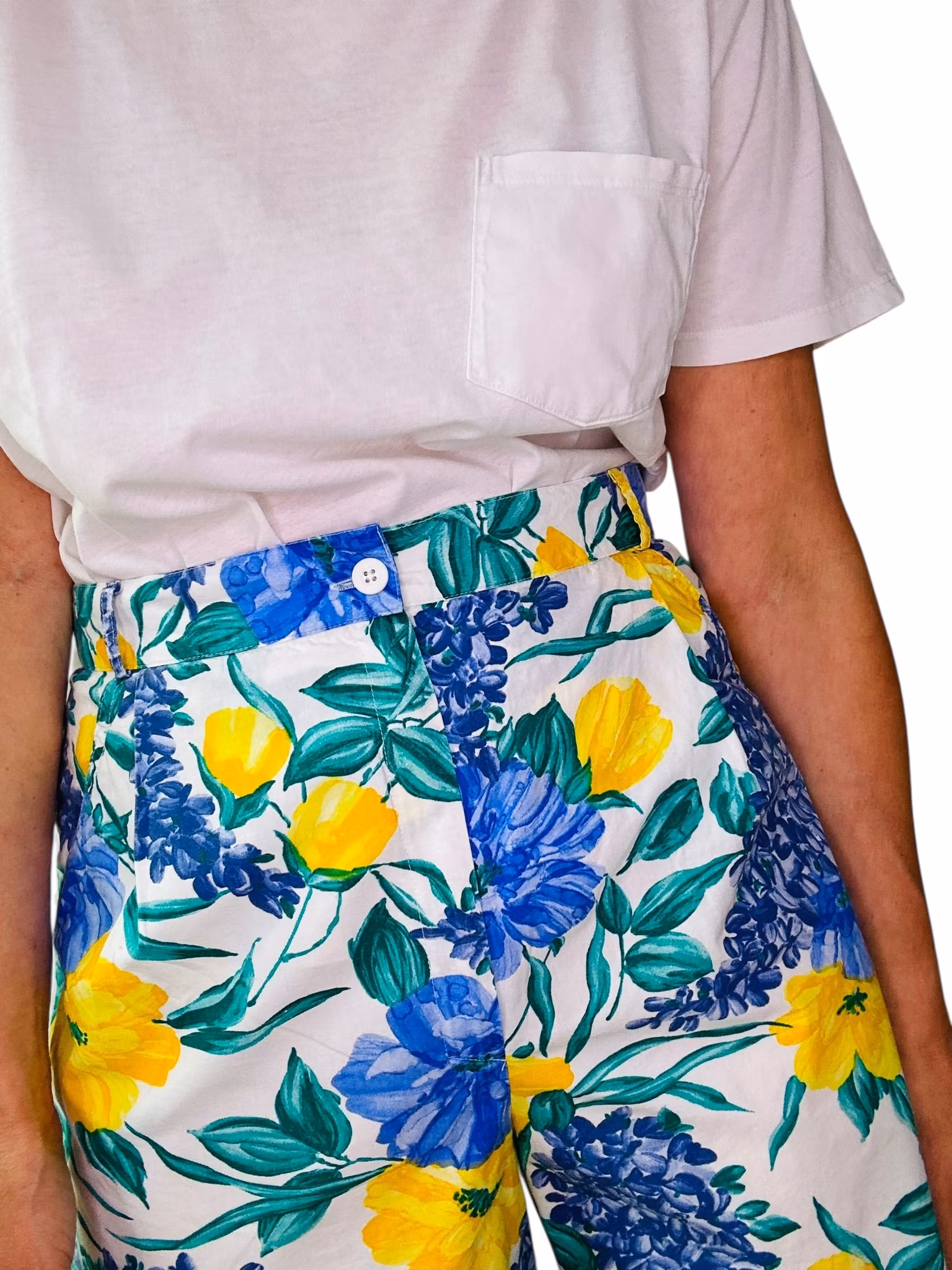 Blommiga längre shorts
