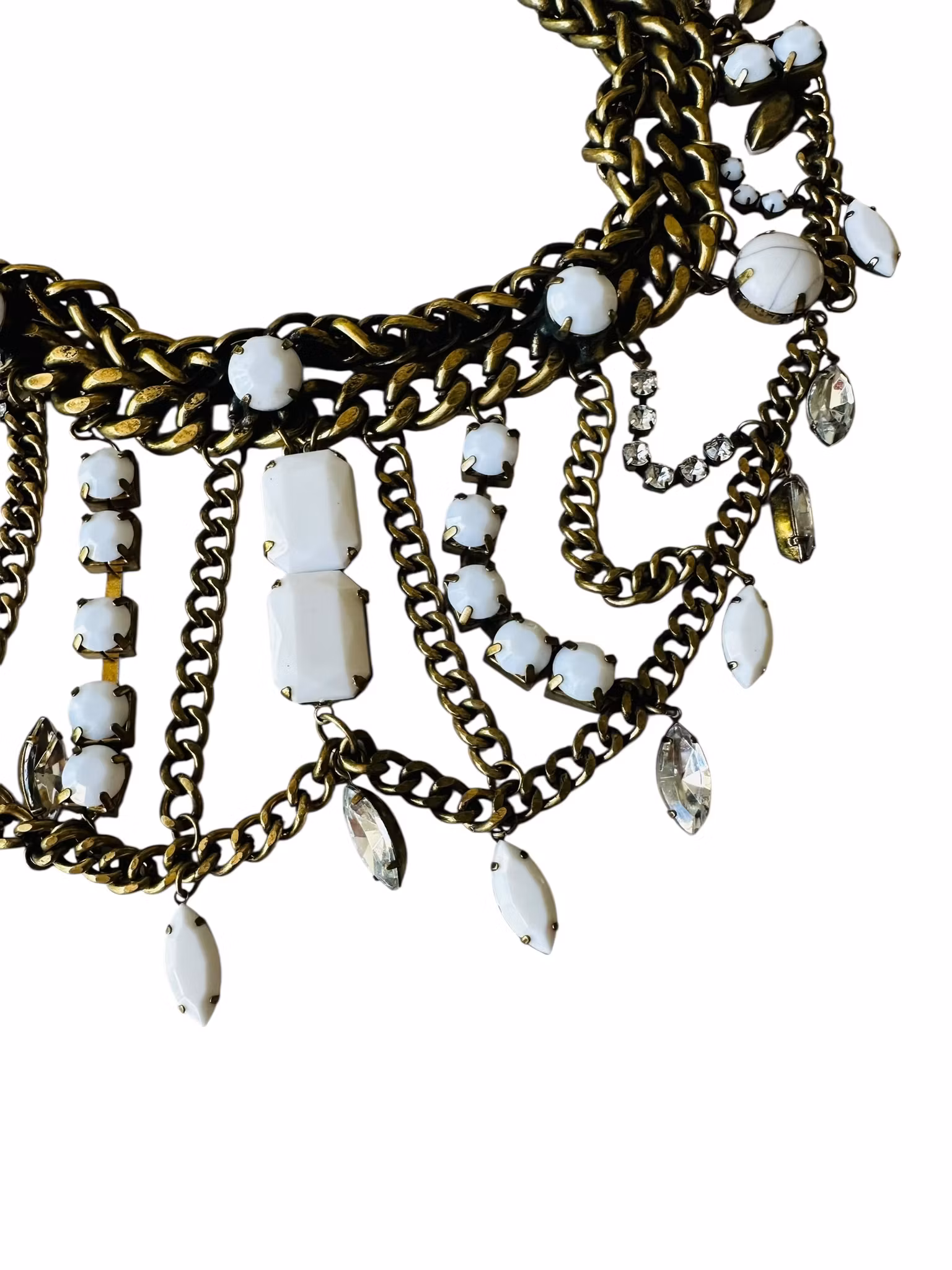 Maxat halsband med vita stenar