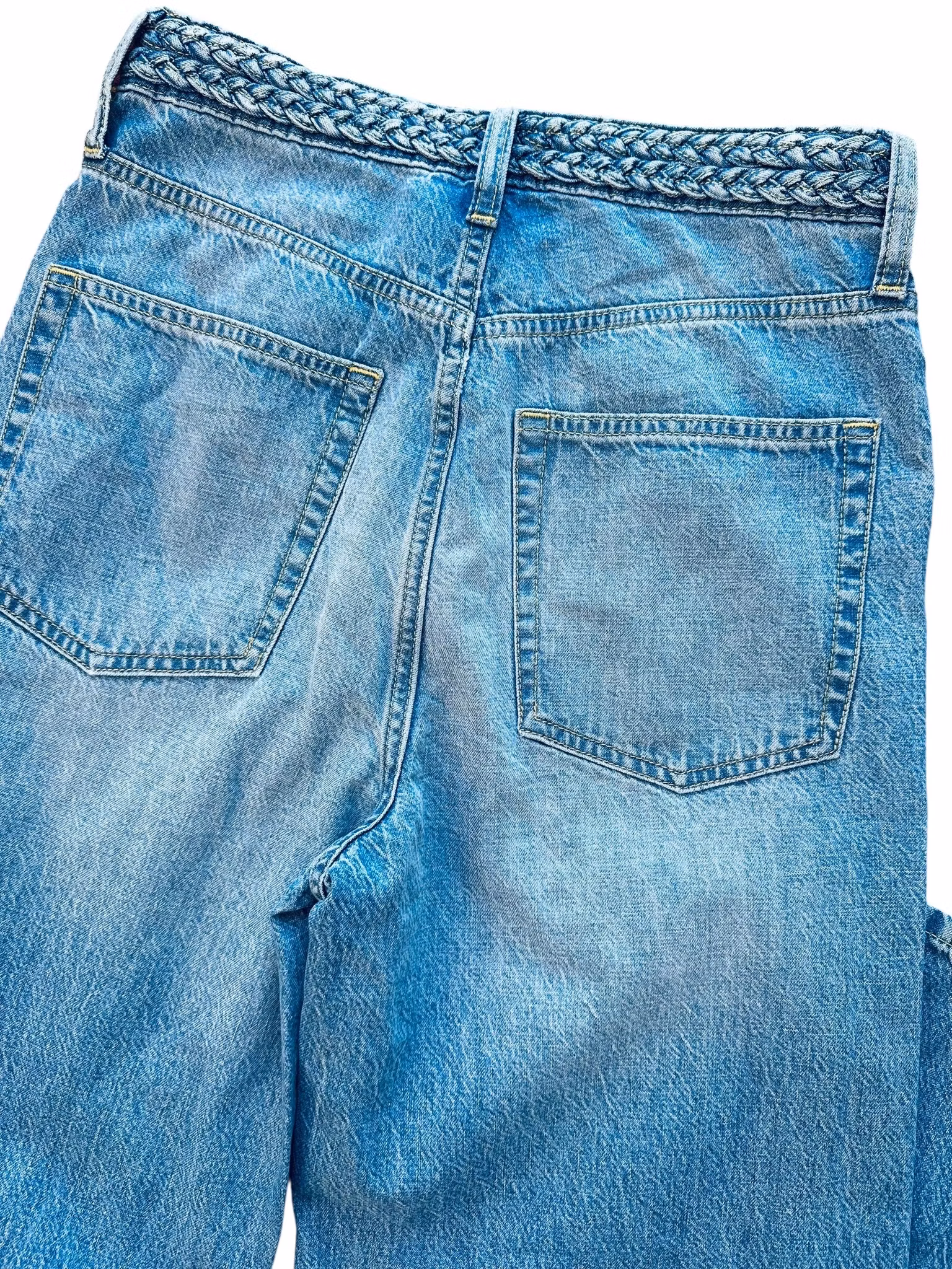 Jeans med flätad midja
