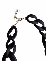 Stort svart halsband